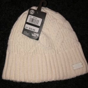 COPY - Winter white under armor off white beanie